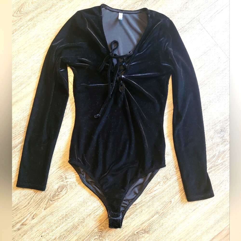 NWOT Cherry Mellow Velvet Long Sleeve Body Suit